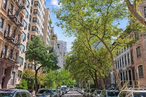 Parking - Gorgeous 2 Bedroom Apt in UES! (New York)