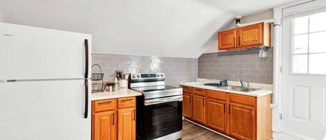 Refrigerador, microondas, horno, placa de cocina