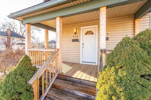 Royal Oak Escape - Quiet Stay Near Downtown