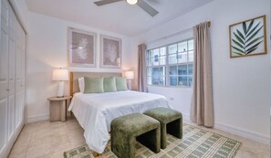1 bedroom, iron/ironing board, WiFi, bed sheets - Beach Paradise 1 Bedroom with Pull Out Sofa (West Bay)