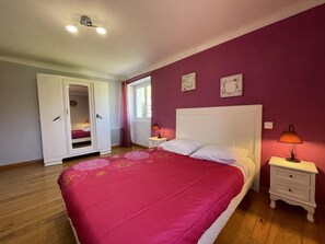 Iron/ironing board, Internet, bed sheets - Spacious house close to mountains and beaches (Bidarray)