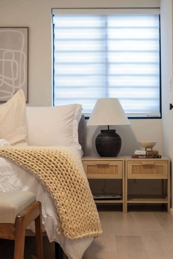 Room - Tranquil Lake View Guest Retreat (Seattle)