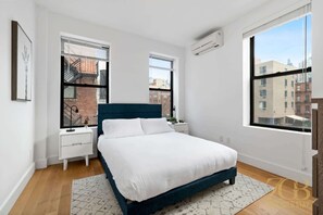 Iron/ironing board, WiFi, bed sheets - Fabulous 1 Bedroom in the Heart of Manhattan (New York)