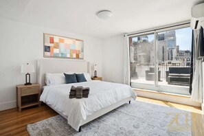 1 bedroom, desk, iron/ironing board, WiFi - Fully Furnished PH Duplex with Private Outdoor Space (New York)