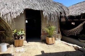 Exterior detail - The Baja Station - Bunk bed - Rustic Ranch House (Los Cabos)