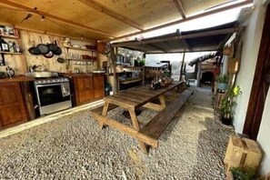 تناول الطعام بالخارج