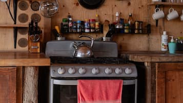 Réfrigérateur, four, plaque de cuisson