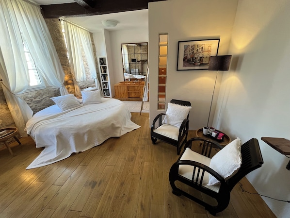 Suite PAD | Individually decorated, individually furnished, soundproofing, free WiFi - Sweet Home Cornelia (BRUNIQUEL)