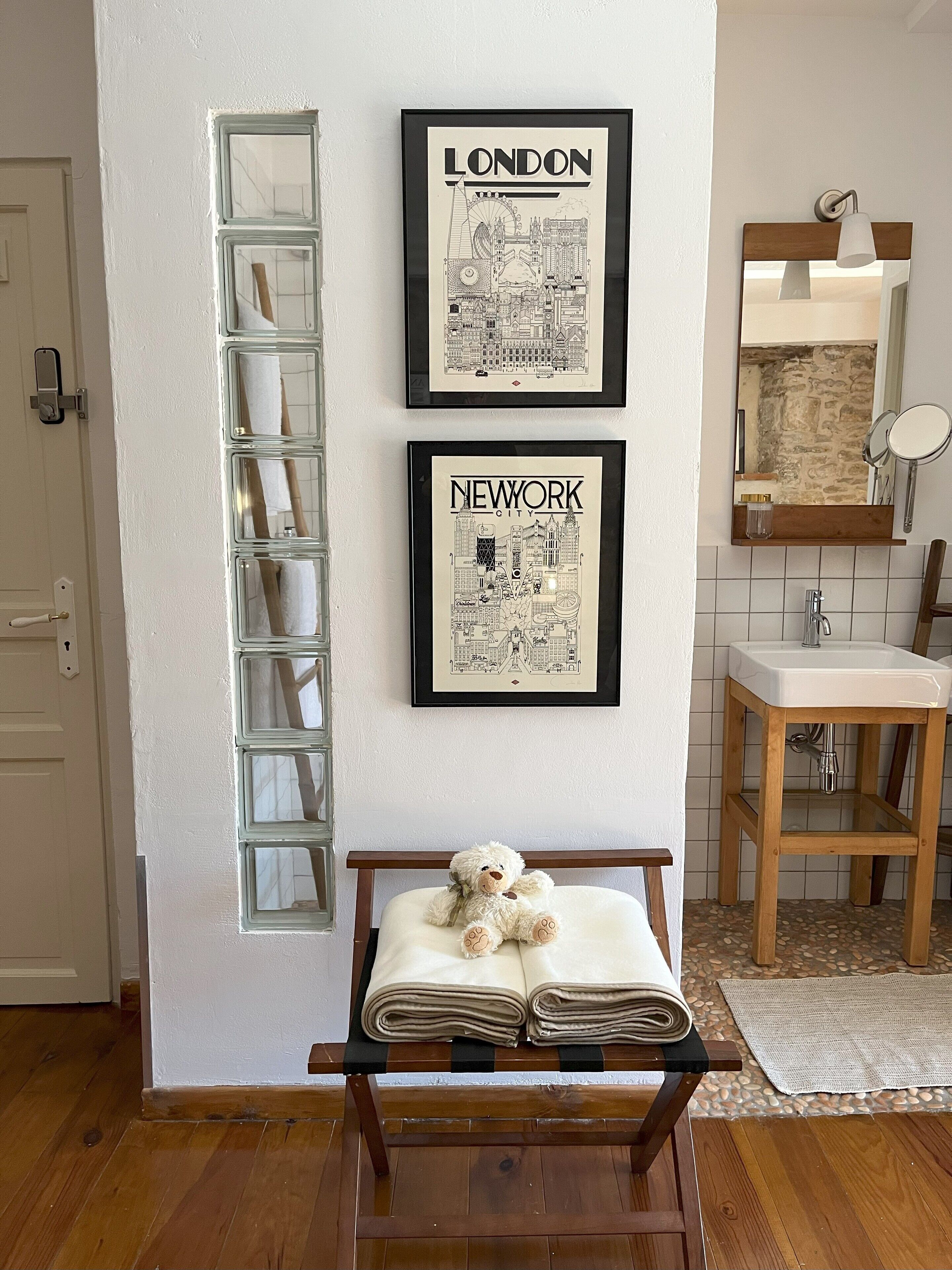 Suite NI | Dihias secara berasingan, dilengkapkan perabot secara berasingan 