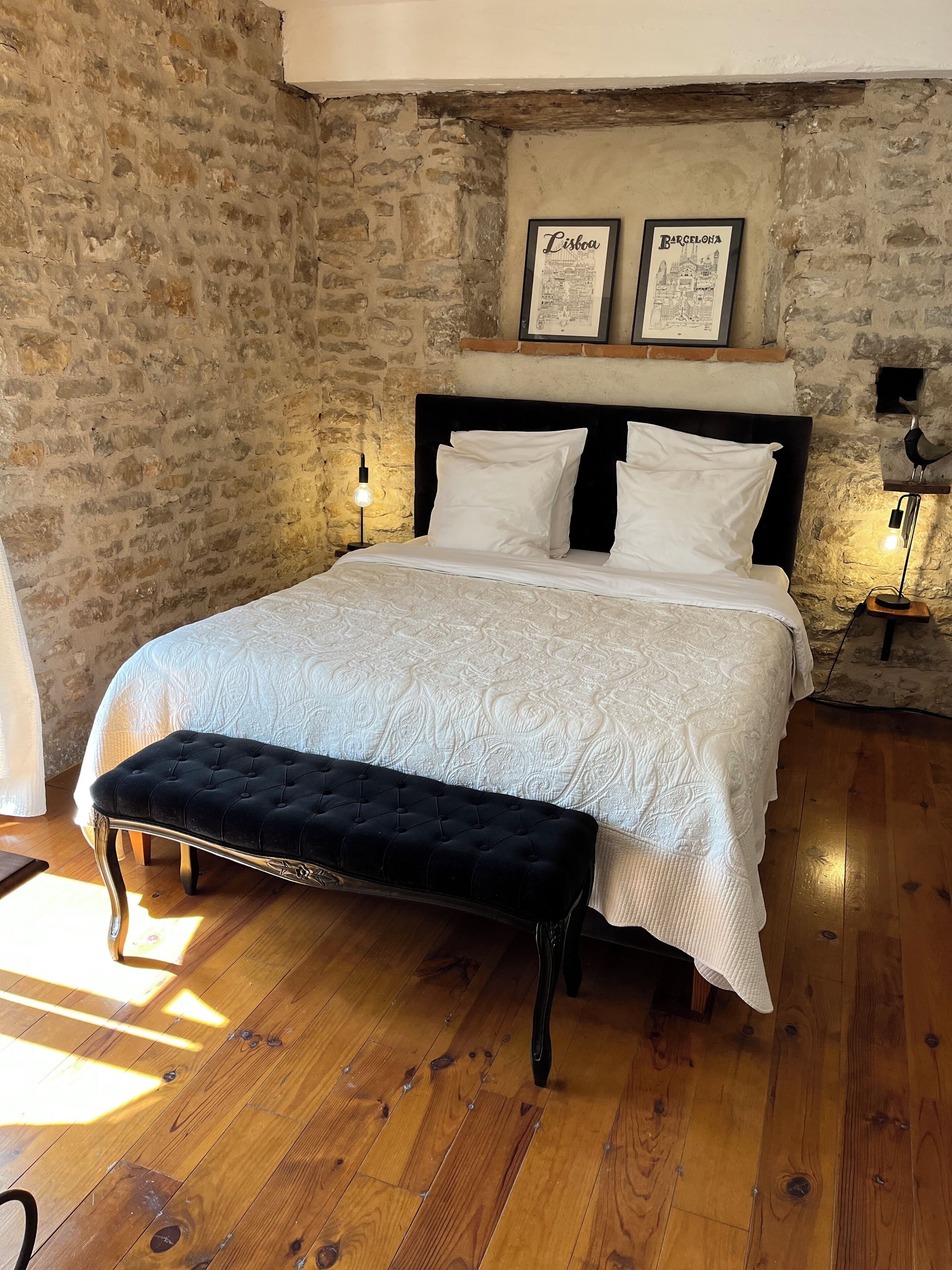 Suite NI | Individually decorated, individually furnished, soundproofing, free WiFi