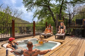 Outdoor spa tub - Guadalupe Riverfront | Private Hot Tub | Sleeps 14 (New Braunfels)