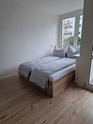 Iron/ironing board, free WiFi, bed sheets, wheelchair access