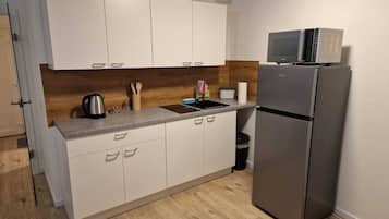 Fridge, microwave, stovetop, electric kettle