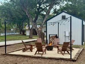 Property grounds - Cozy Fire Pit Vibes + Close to Gruene Sleeps 6+ (New Braunfels)