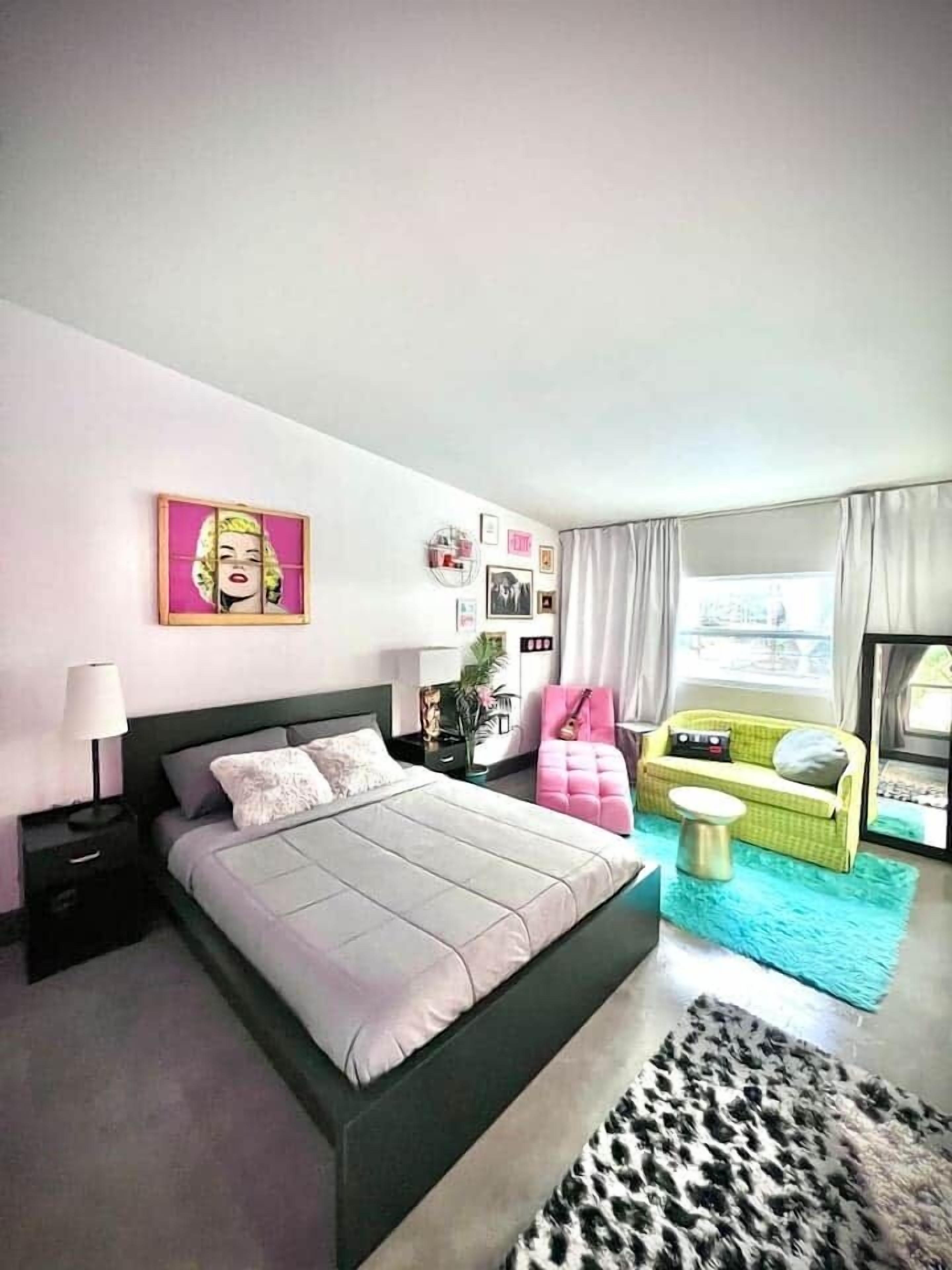 3 slaapkamers, een strijkplank/strijkijzer, wifi, beddengoed
