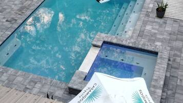 Utomhuspool