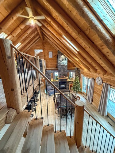 Chalet La Source Rouge -SPA/Luxury/Nature near Quebec City