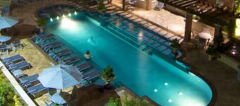 2-Min to Baylor•Steps to Deep Ellum Nightlife•Modern Ambrose 2 Bedroom Apartment