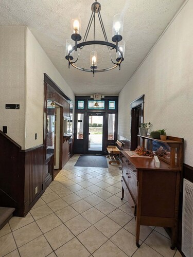 Spacious 4-bedroom house in town-within walking distance to everything