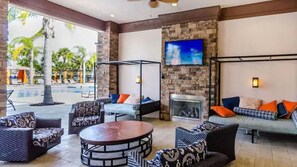 Interior - Solterra Accessible Retreat Villa Pool - Jacuzzi - Gym - Family  Friendly! (Davenport)