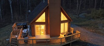 Family-Friendly Home w/ Hot Tub • Fire Pit• Games