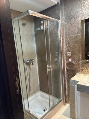 Hair dryer, towels, soap, toilet paper - Bright Apartment in Agadir + IPTV & Fast Wi-Fi (Agadir)