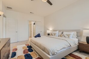 مكواة/لوح كي وواي فاي وملاءات أسرّة