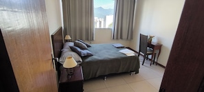 2 bedrooms, iron/ironing board, Internet, bed sheets - Apartment in the best location in Ipanema, steps from the sea and the lagoon. (Rio de Janeiro)