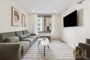 TV, offices - Stylish 2-Bedroom Near Central Park - Laundry - Elevator (New York)