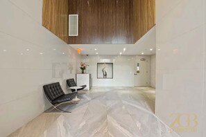 Interior - Stylish 2-Bedroom Near Central Park - Laundry - Elevator (New York)