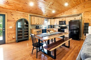 Fridge, microwave, oven, stovetop - Newly Refreshed : Knotty Pine Cabin + Hot Tub (Logan)
