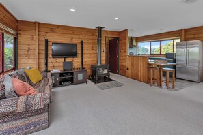 TV - Harbour Fern Retreat - Matapouri Holiday Home (Whangarei)