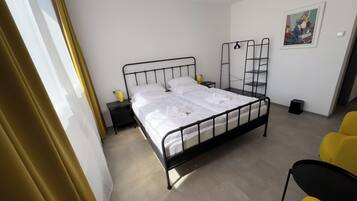 Doppelzimmer, mit Bad | Verdunkelungsvorhänge, Bügeleisen/Bügelbrett, kostenloses WLAN