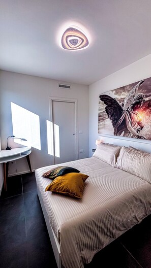 Bügeleisen/Bügelbrett, WLAN, Bettwäsche