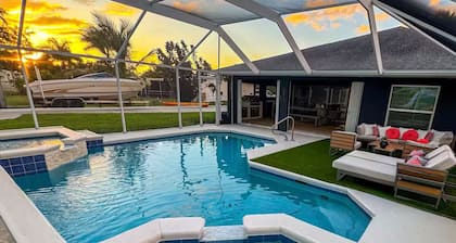 Waterfront Home • Heated Pool • BBQ • Kayaks