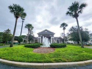 المنطقة المحيطة بالمنشأة