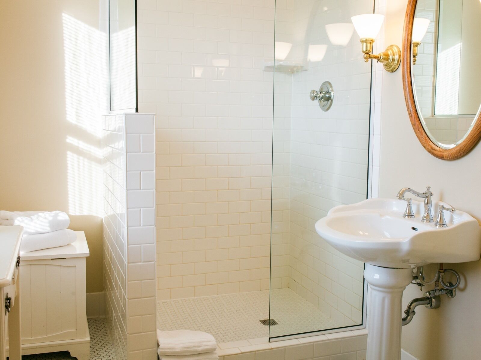 Shower, towels, soap, toilet paper