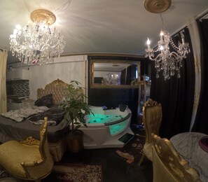 Internet, bed sheets - Hourly hotel BlackKingdom (Freiburg im Breisgau)