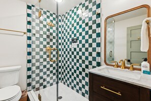 Shower, hair dryer, towels - New 2 King Bed / 2 Bath Cottage at Starlight Motor Inn Minutes from Downtown (North Charleston)
