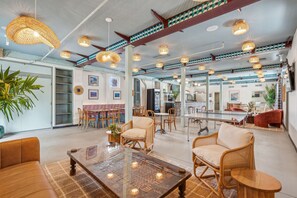 Interior - Dixie Cup Cottage at The Starlight Motor Inn, Pool, Lounges, 5-mins to King St. (North Charleston)