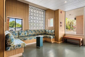 Interior - Dixie Cup Cottage at The Starlight Motor Inn, Pool, Lounges, 5-mins to King St. (North Charleston)