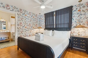 Room - New 2 King Bed / 2 Bath Cottage at Starlight Motor Inn Minutes from Downtown (North Charleston)