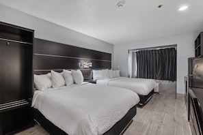 Suite, 2 Queen Beds, Non Smoking