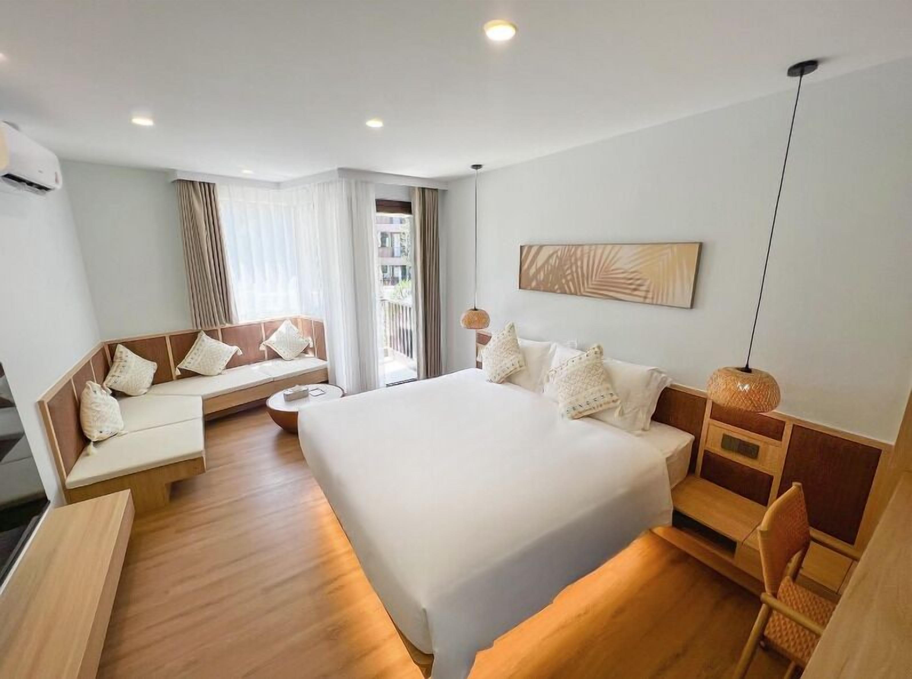 In-room safe, free WiFi