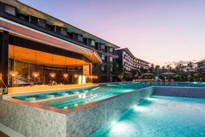Outdoor pool - Wyndham Garden Samui Wing (Koh Samui)