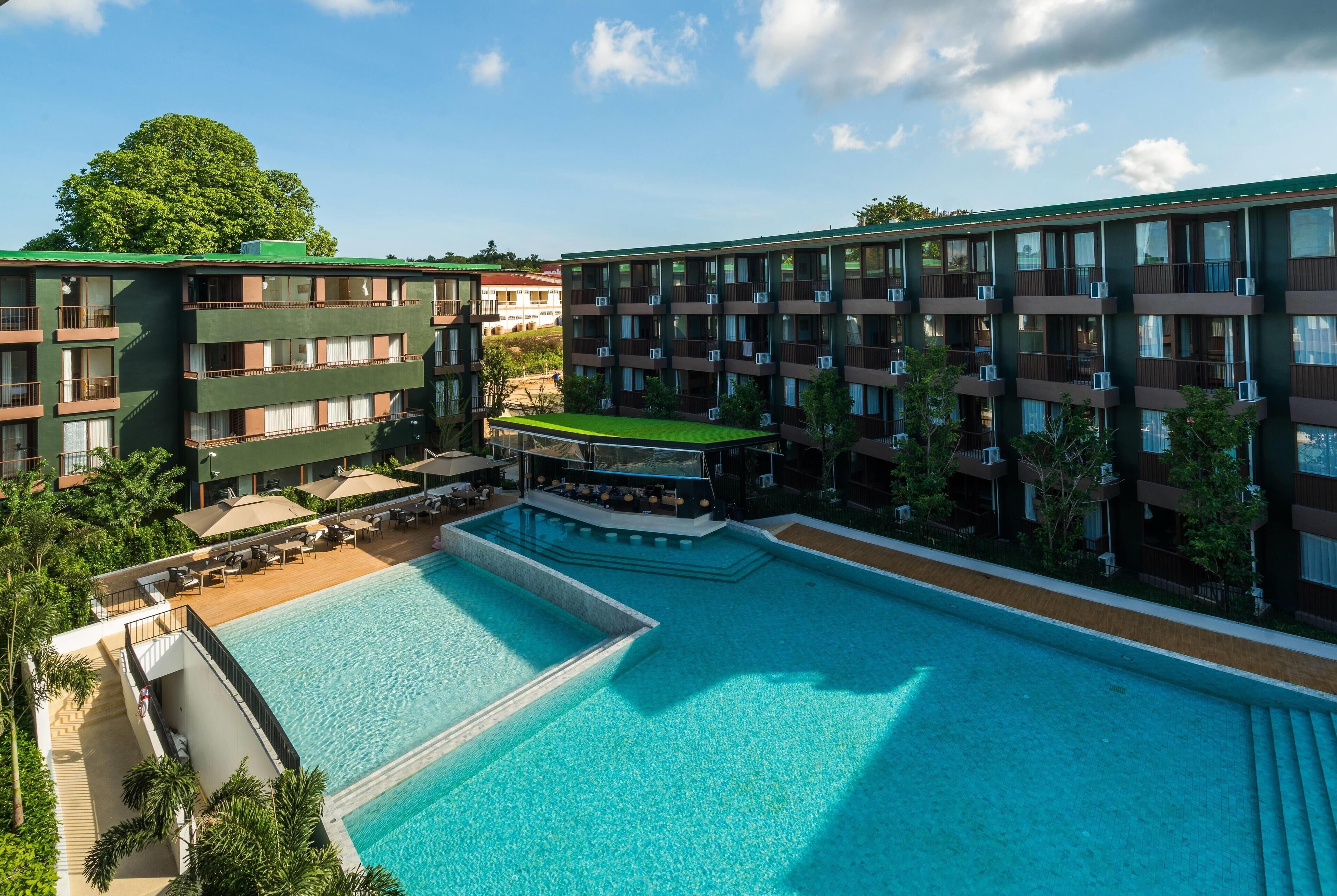 Chambre Standard avec lits jumeaux, 1 lit une place, vue piscine | Coffres-forts dans les chambres, Wi-Fi gratuit