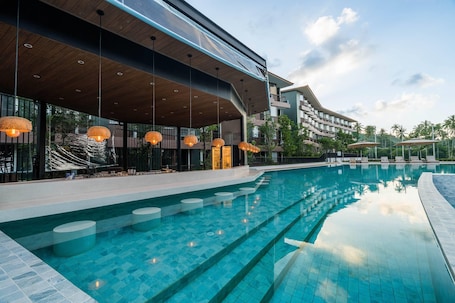 Outdoor pool. Wyndham Garden Samui Wing