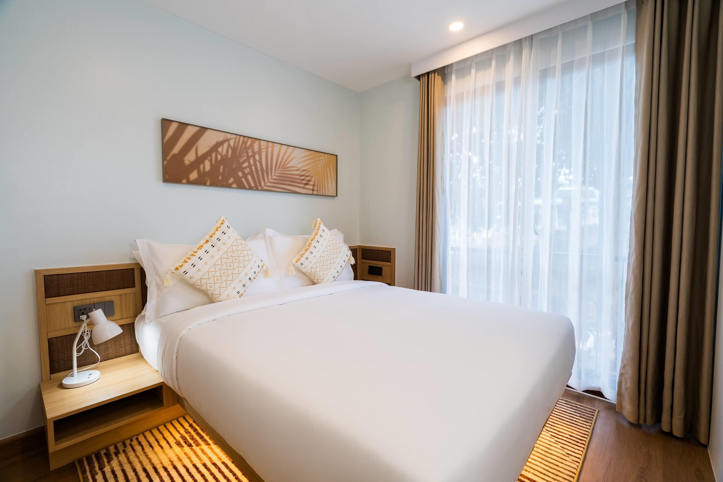 Classic Room, 1 Queen Bed | In-room safe, free WiFi