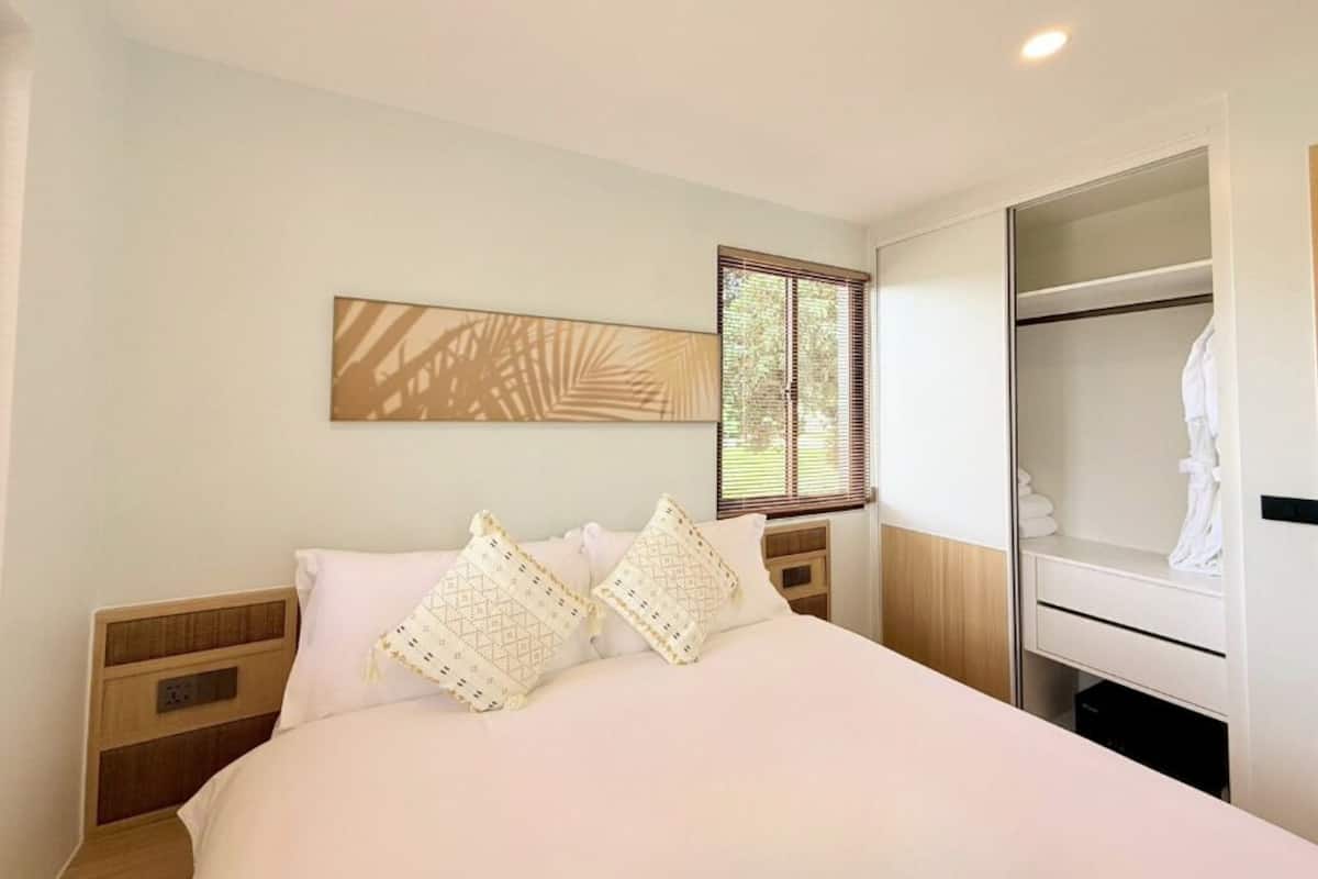 ห้องดีลักซ์สวีท, เตียงคิงไซส์ 1 เตียง | ตู้นิรภัยในห้องพัก, Wi-Fi ฟรี