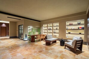 Lobby - Days Inn By Wyndham Liupanshui Railway Station (Liupanshui)